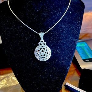 Elegant 14 kt white gold & diamond  Pendant Necklace